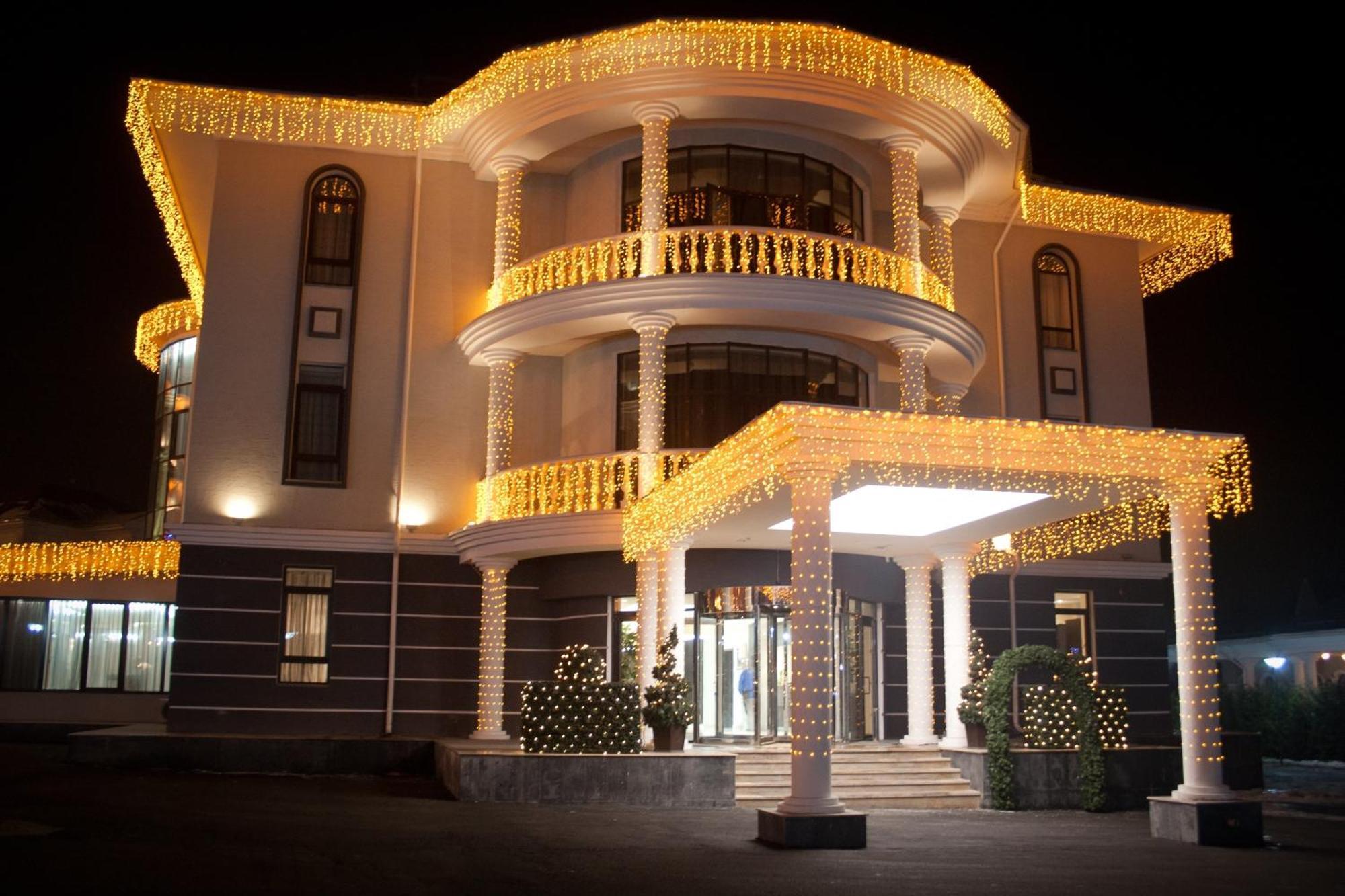 Donatello Boutique Hotel Alma-Ata Buitenkant foto