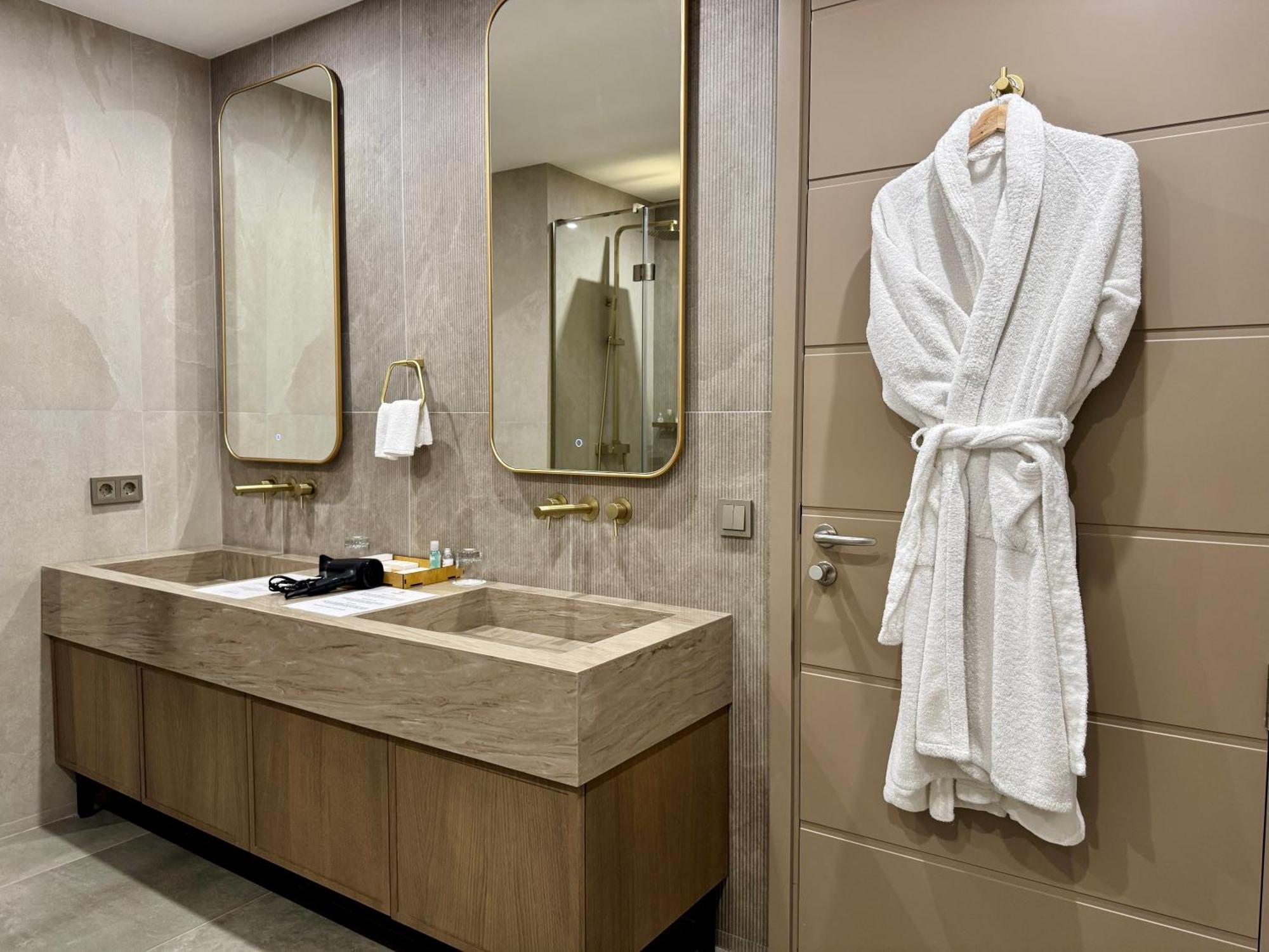 Donatello Boutique Hotel Alma-Ata Buitenkant foto