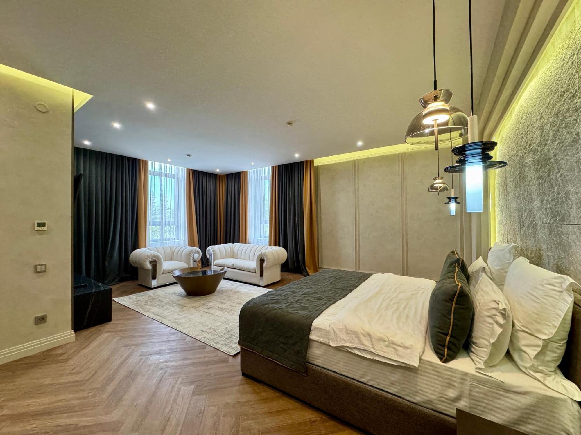 Donatello Boutique Hotel Alma-Ata Buitenkant foto