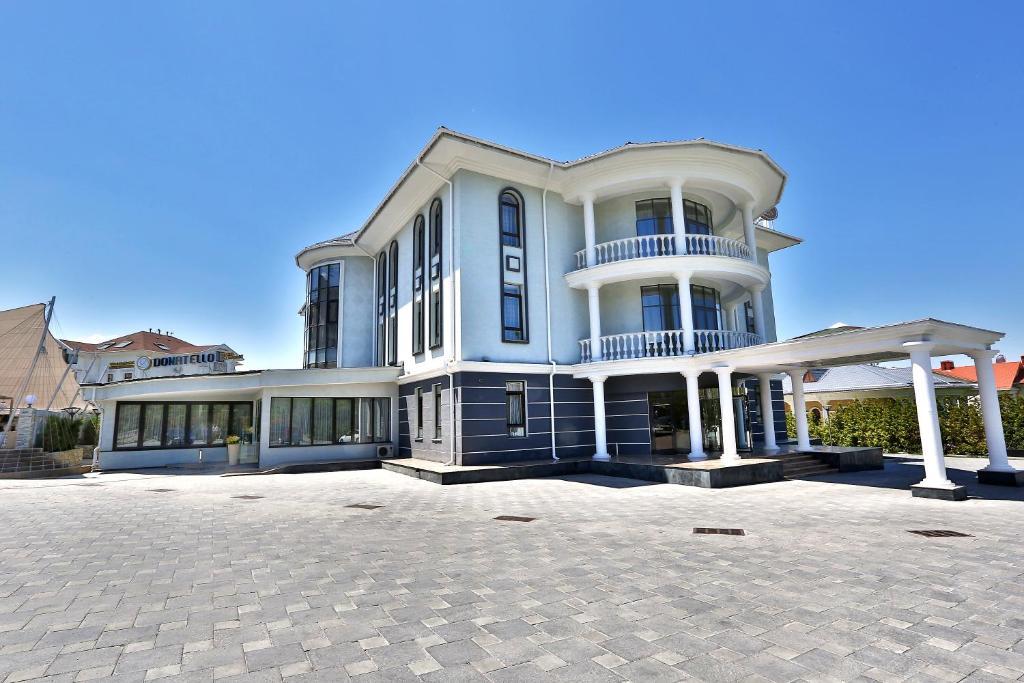 Donatello Boutique Hotel Alma-Ata Buitenkant foto
