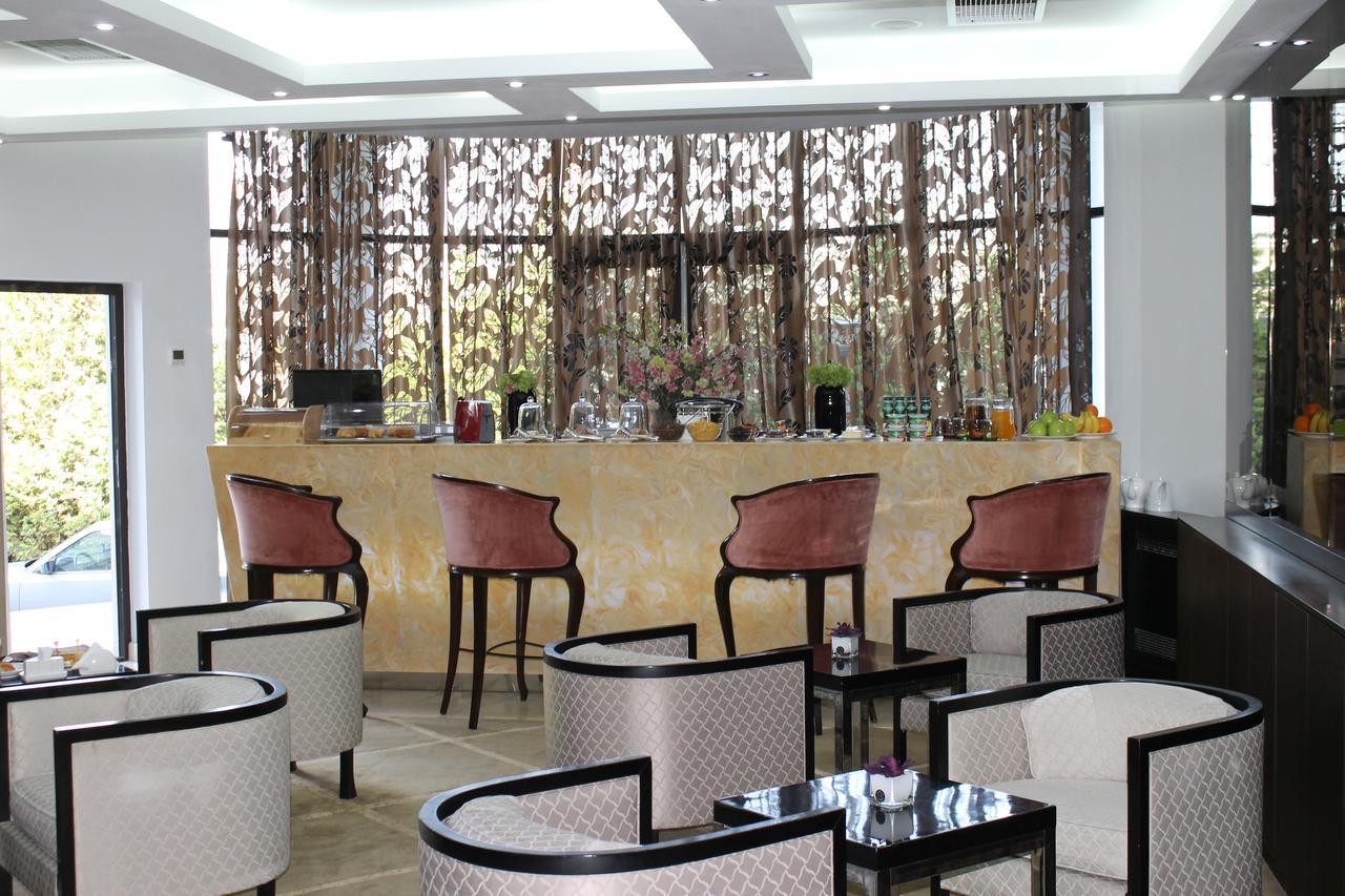 Donatello Boutique Hotel Alma-Ata Buitenkant foto
